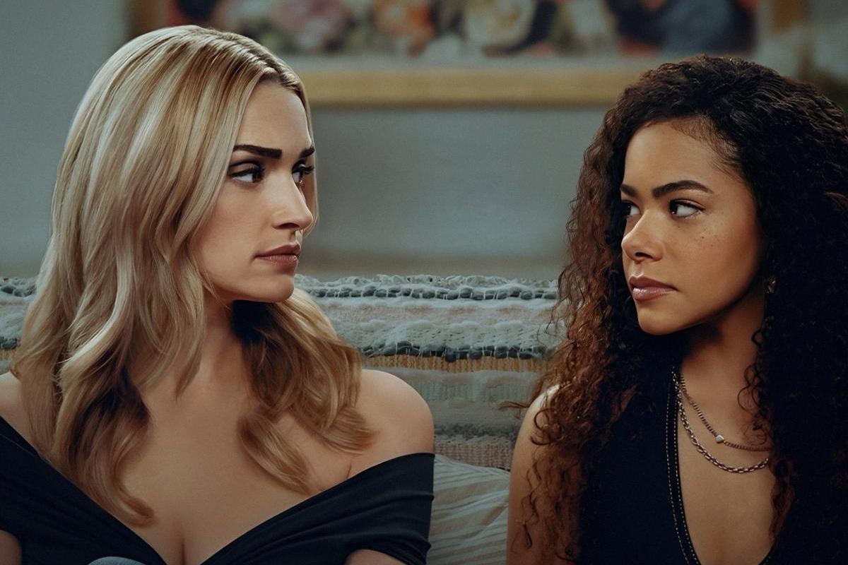 Image à la une de Ginny & Georgia saison 4 : Cette date de sortie va vous choquer (tournage en cours)