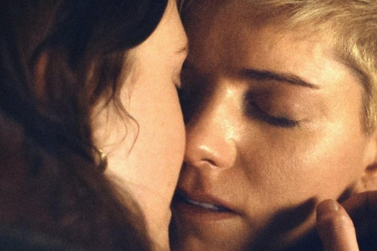 Vous ne connaissez pas Mae Martin ? Cette star Netflix va vous surprendre